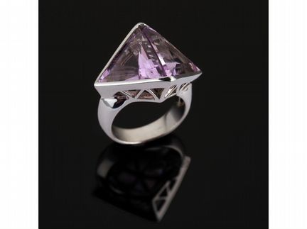 Кольцо из серебра с аметистом