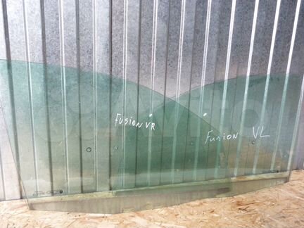 Стекло передней двери правое Ford Fusion