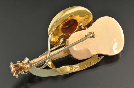 Эксклюзивная брошь Гитара золото 750 пробы