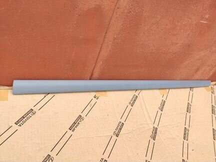 Молдинг Toyota Corolla 120 двери правый передний