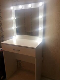 Гримерный столик с ящиком