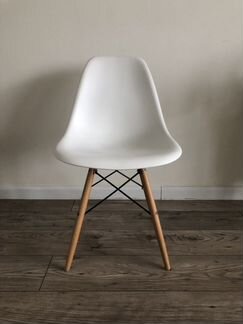 Стул Eames белый