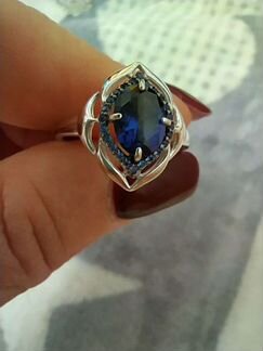 Серебряное кольцо с сапфиром