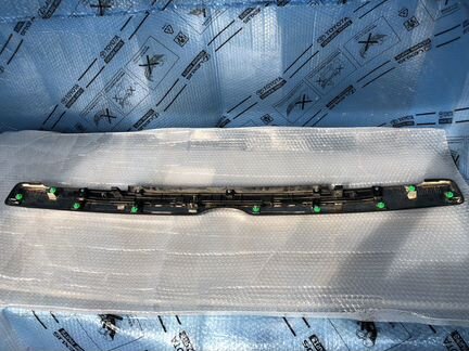 Молдинг крышки багажника Toyota Land Cruiser Prado