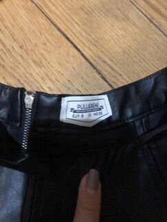 Юбка из Эко кожи Pull and Bear