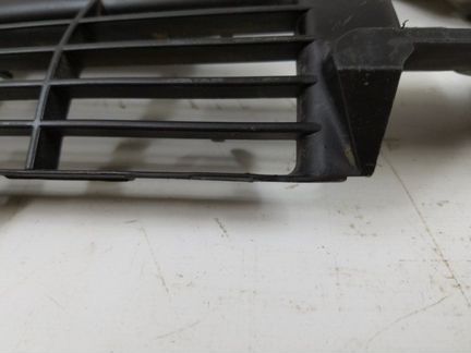 Решетка радиатора Peugeot 206