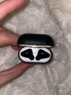 Кастомные черные AirPods (1 серия)