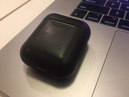 Продам оригинальные airpods 1