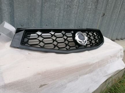 Решетка радиатора Ссанг Енг Актион нью 2013-17