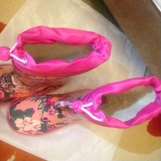 Утеплённые резиновые сапоги для девочки