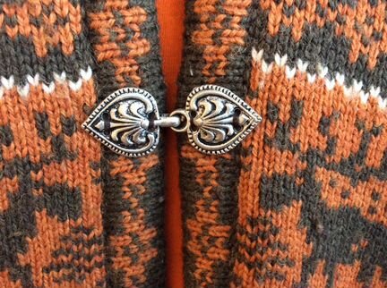 Шерстяной кардиган с капюшоном на подкладке на 4-6