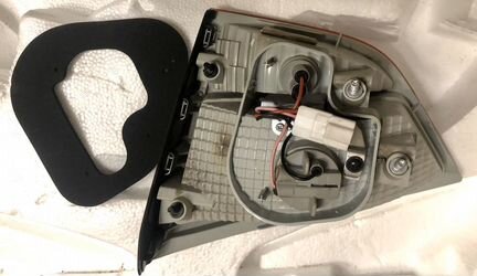 Фонарь задний левый внутренний Hyundai IX35