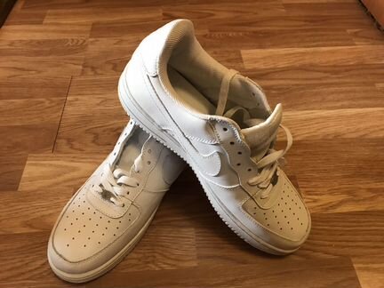Новые кроссовки Nike