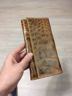 Кошелек из кожи крокодила