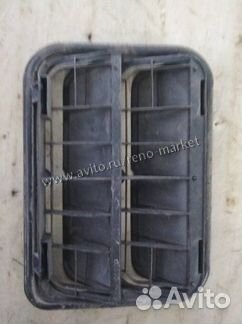 Решетка вентиляционная задняя левая Renault Logan