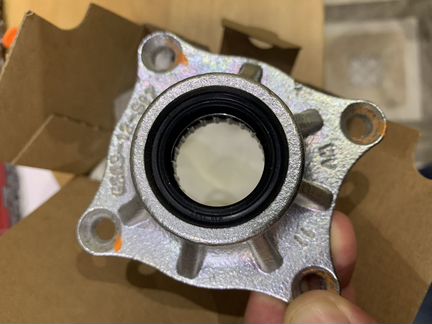 Крышка хвостовика переднего редуктора Polaris