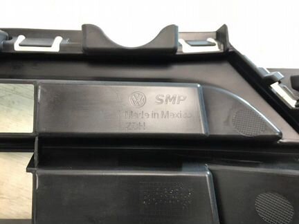 Решетка бампера передняя нижняя Volkswagen Jetta