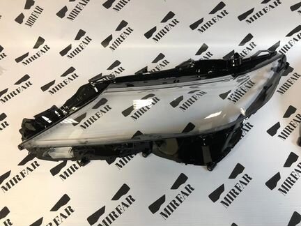 Стекло фары левое/правое Toyota Camry XV70 2017