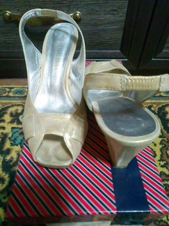 Женские босоножки р.37