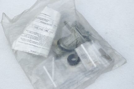 Личинка замка багажника Ford Maveric/Escape