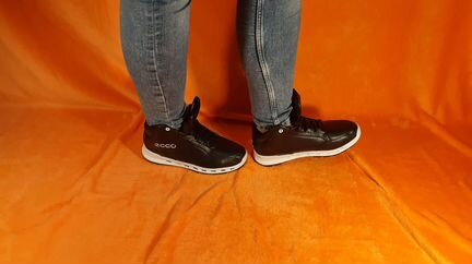 Зимние кроссовки