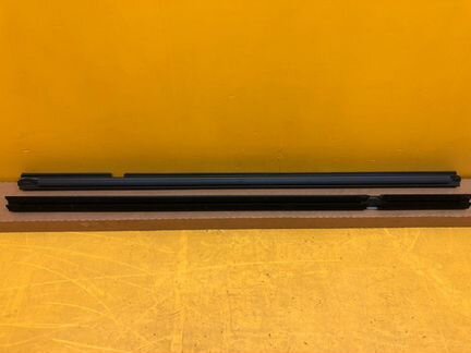 Уплотнитель стекла задний левый Nissan Patrol Y62