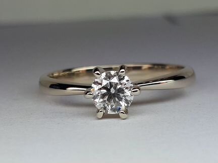 Кольцо с бриллиантом 0.42 карата