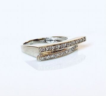 Кольцо из белого золота с бриллиантами
