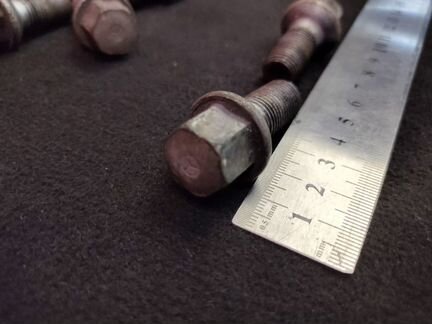 Болты колесные Mercedes