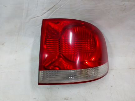 Фонарь правый Volkswagen Touareg