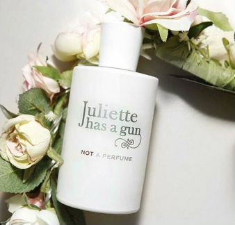 Juliette HAS A GUN NOT APerfeme