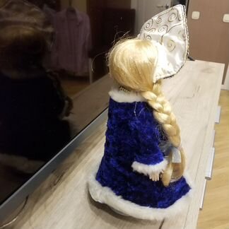 Кукла снегурочка на подставке