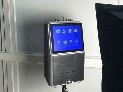 Портативная колонка с экраном + штатив