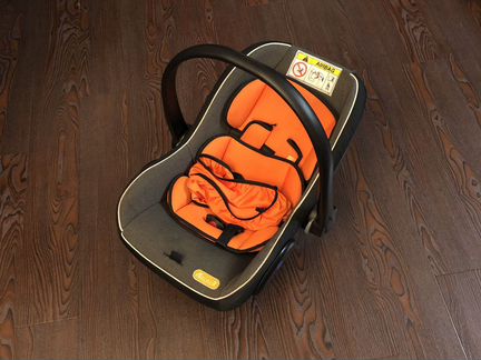 Детское автомобильное кресло 0+