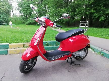 Аренда скутера Vespa Sprint для фото и выставок