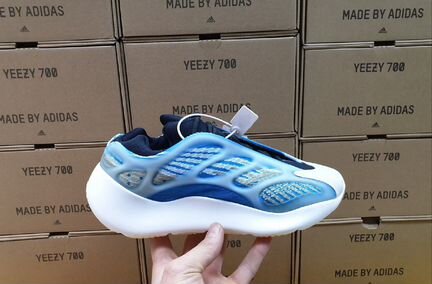 Adidas Yeezy Boost 700 V3