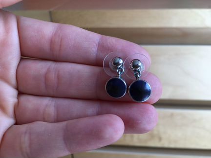 Серьги фиолетового цвета