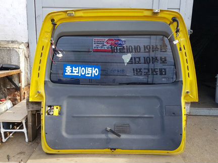 Крышка багажника задняя Hyundai Starex H1