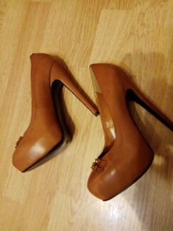 Туфли кожаные на шпильке