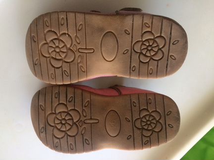 Туфли для девочки 25р