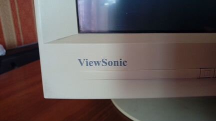 Монитор фирмы WiewSonic E70