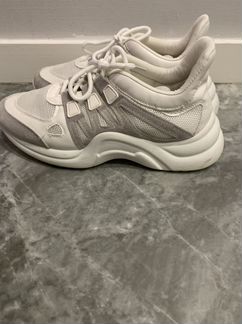 Кроссовки женские