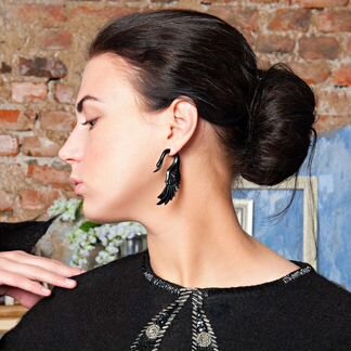 Серьги обманки Черный Лебедь