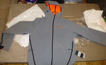 Топ-куртка Nike Therma Sphere Max