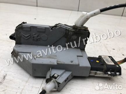 Замок двери задний левый Peugeot 308 1 EP6 2009