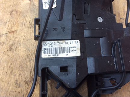 Механизм ручки передней правой двери Mercedes W216