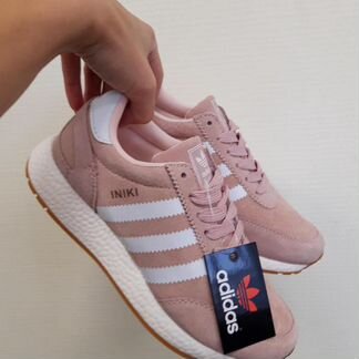 Женские кроссовки Adidas Iniki