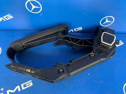Педаль газа Mercedes-Benz Е550 W211 273 2008