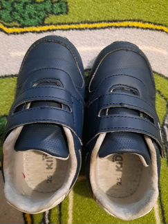 Кроссовки детские 25 размер