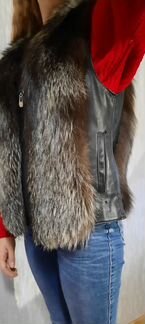 Меховой жилет с вставками